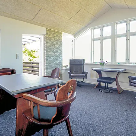 Two-bedroom In Дом отдыха Allingabro